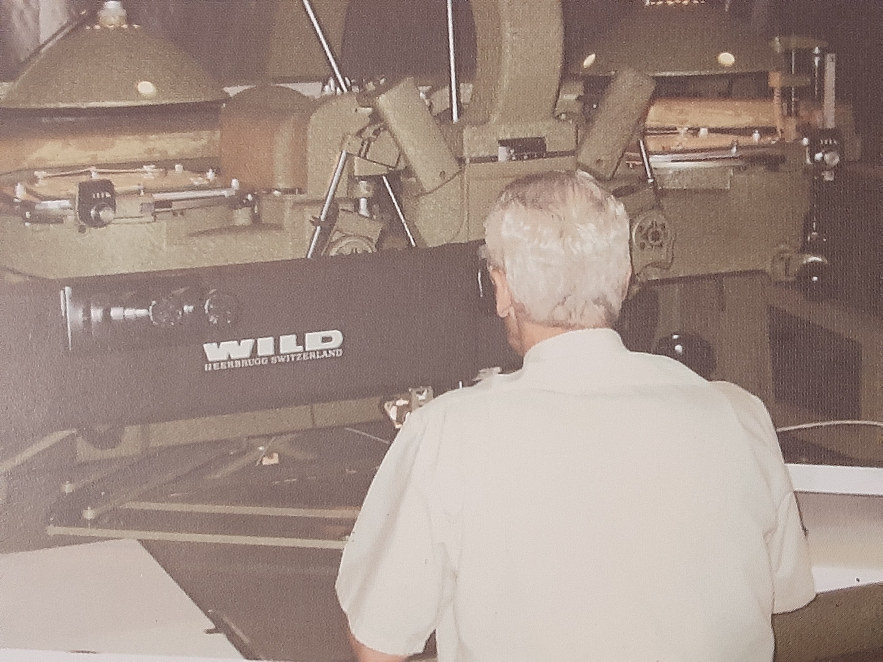 Juan Cernadas operando nuestro restituidor Wild